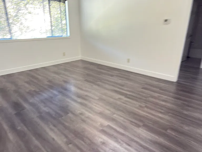 4042 Liberty Ave #3 — Photo 9