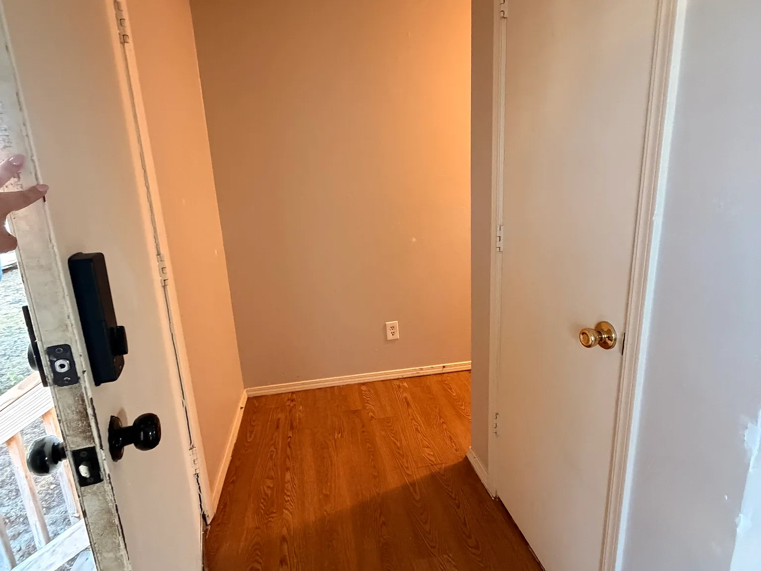 2 bed, 900 sqft, $975 — Photo 2