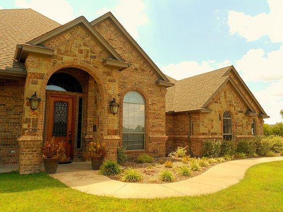 2nd image of 1409 Mil Oaks Ln