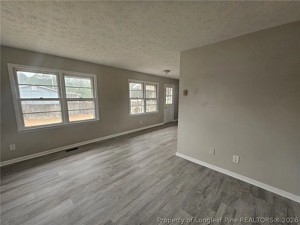1 bed, 1.0 bath, 592 sqft, $750 — Photo 2