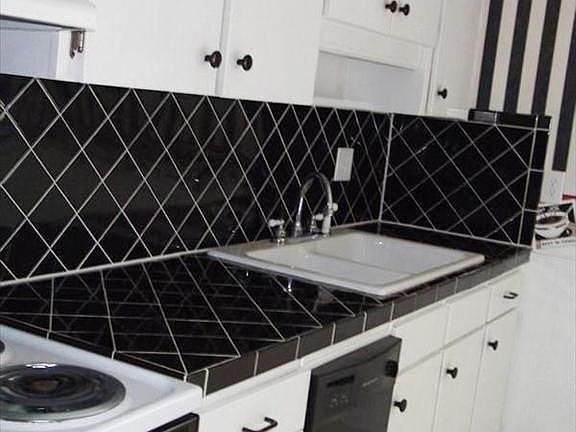 Kitchen w/Dishwasher