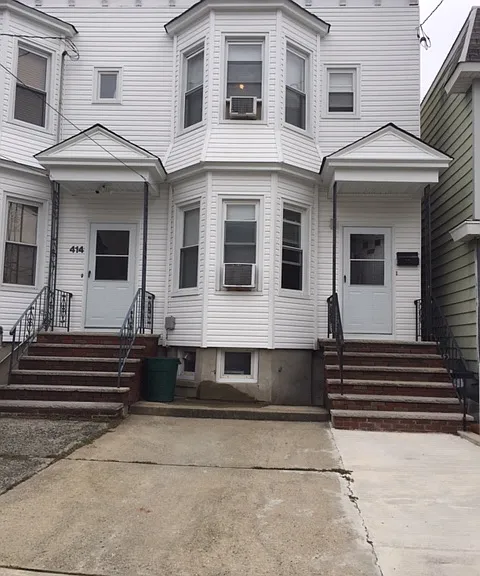 416 7th St — Photo 2