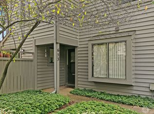 653 Golf Ln #653, Barrington, IL 60010