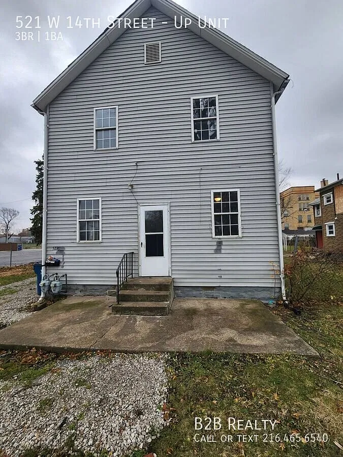Charming 3-Bedroom Property at Prime Location — Photo 2