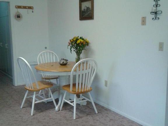 5th image of 203 W Carlos Ave