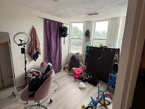 3rd image of 197 Cambridge St #2