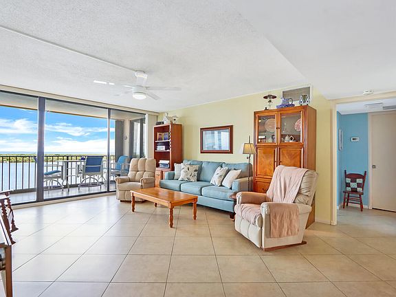 5th image of 126 Lakeshore Dr APT 1126
