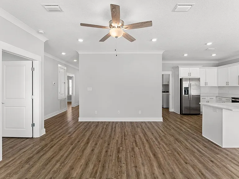170 Bradford Ct — Photo 19