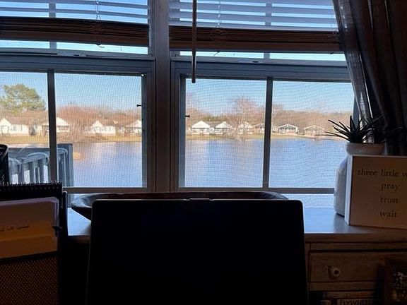 3rd image of 64 Waterview Dr