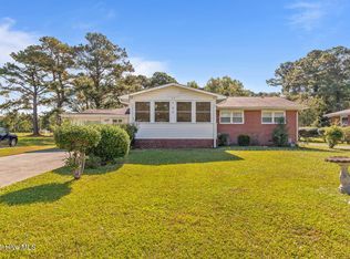 125 Arnold Rd, Jacksonville, NC 28546