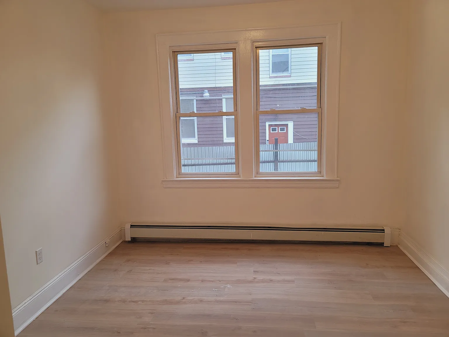 2 bed, 700 sqft, $1,900 — Photo 3