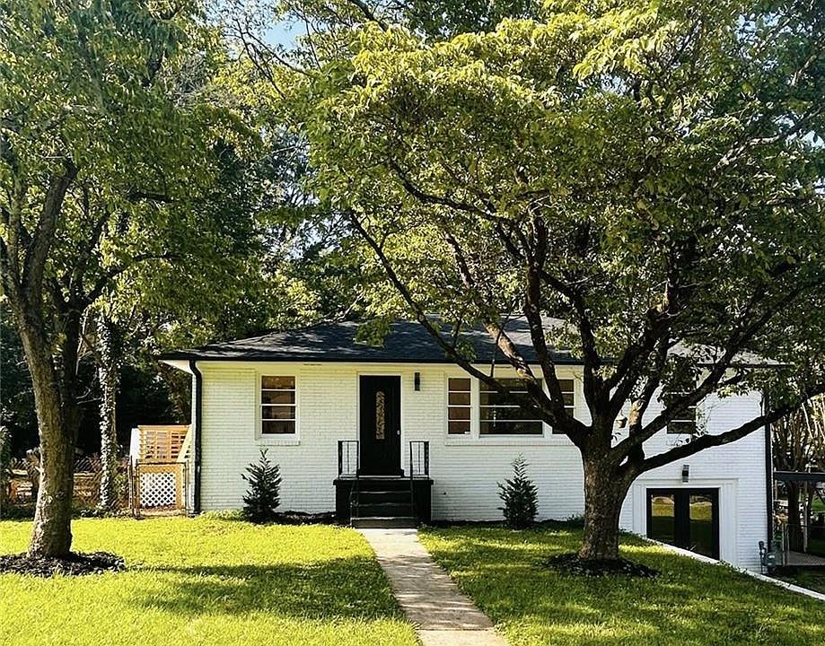 1st image of 661 Kennesaw Dr SE