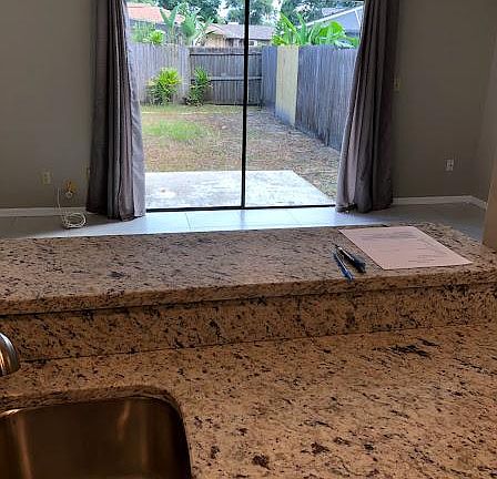 4th image of 16066 Dawnview Dr