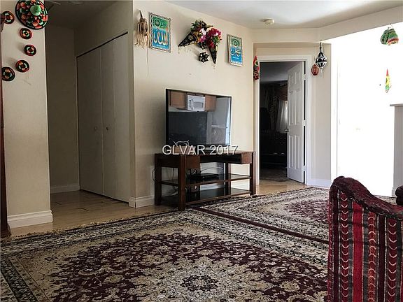 3rd image of 5555 W Dewey Dr