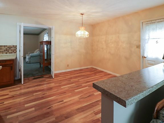 3rd image of 2501 Robinwood Dr