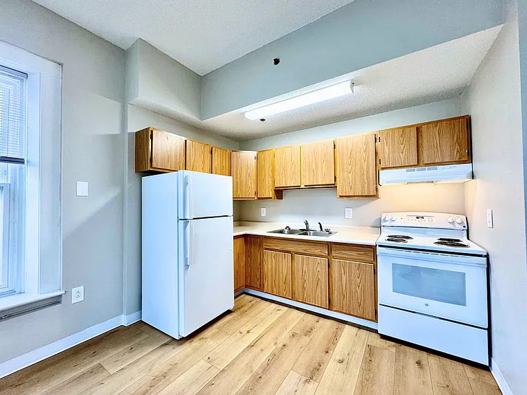 Vibrant City Living at Tower Lofts, Sidney — Photo 36
