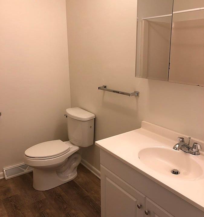 2nd image of 221 N 5th St APT 61