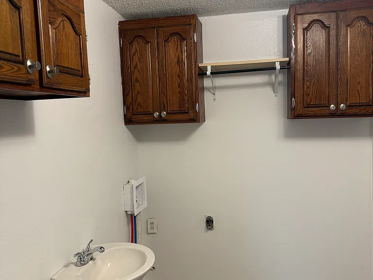 4305 Gladys Dr — Photo 16