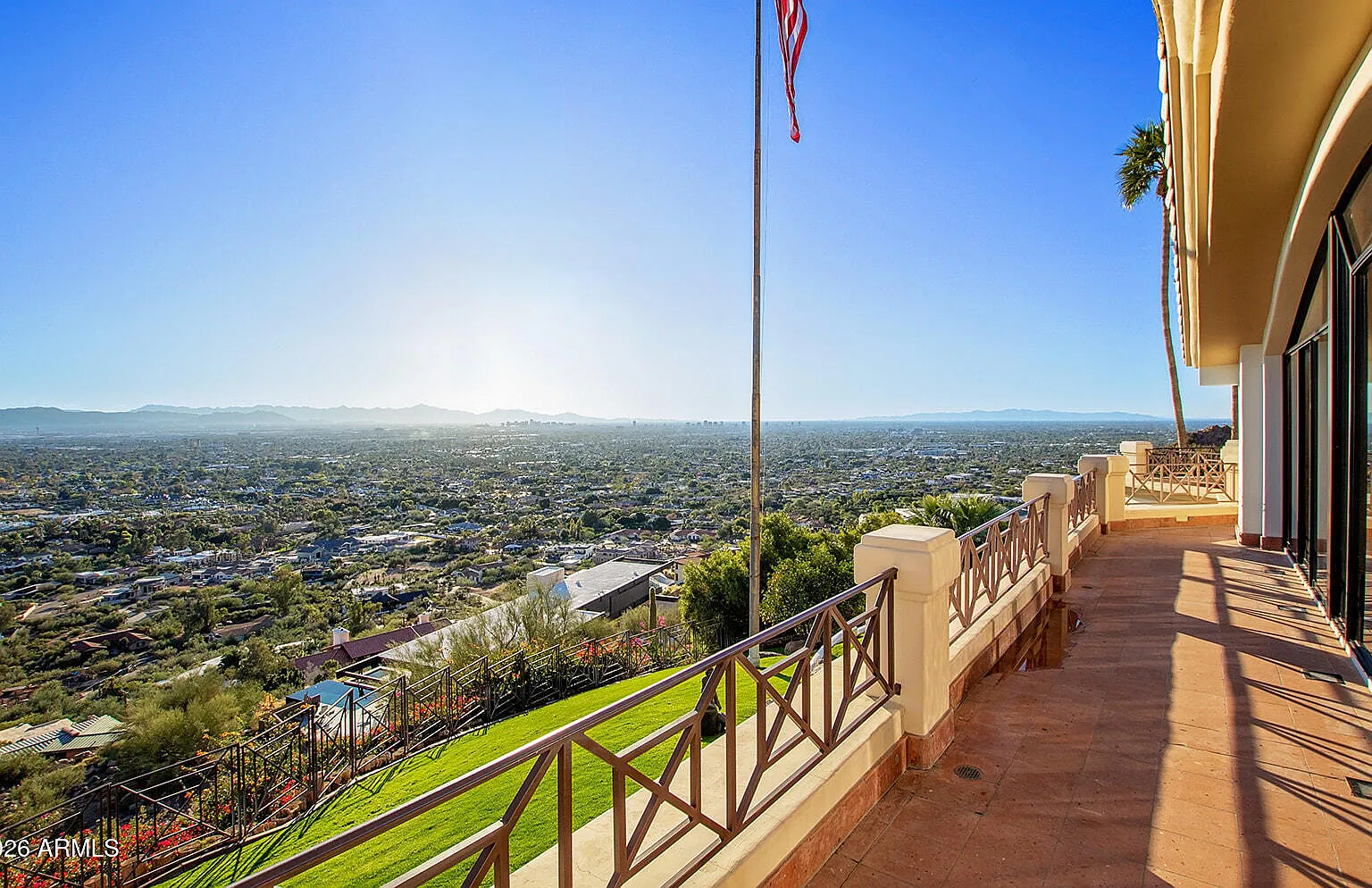 6 bed, 6.5 bath, 7900 sqft, $50,000 — Photo 2
