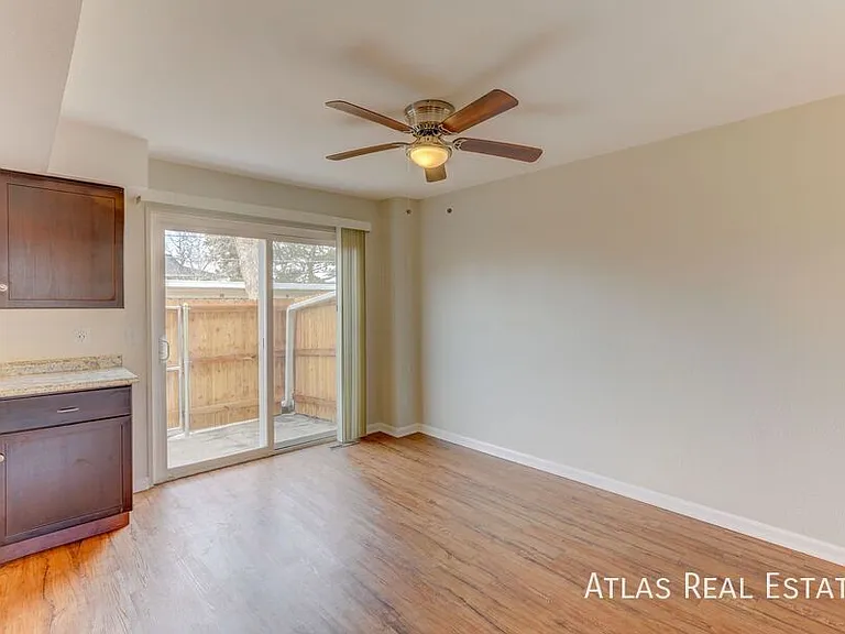 2565 Iris St — Photo 7