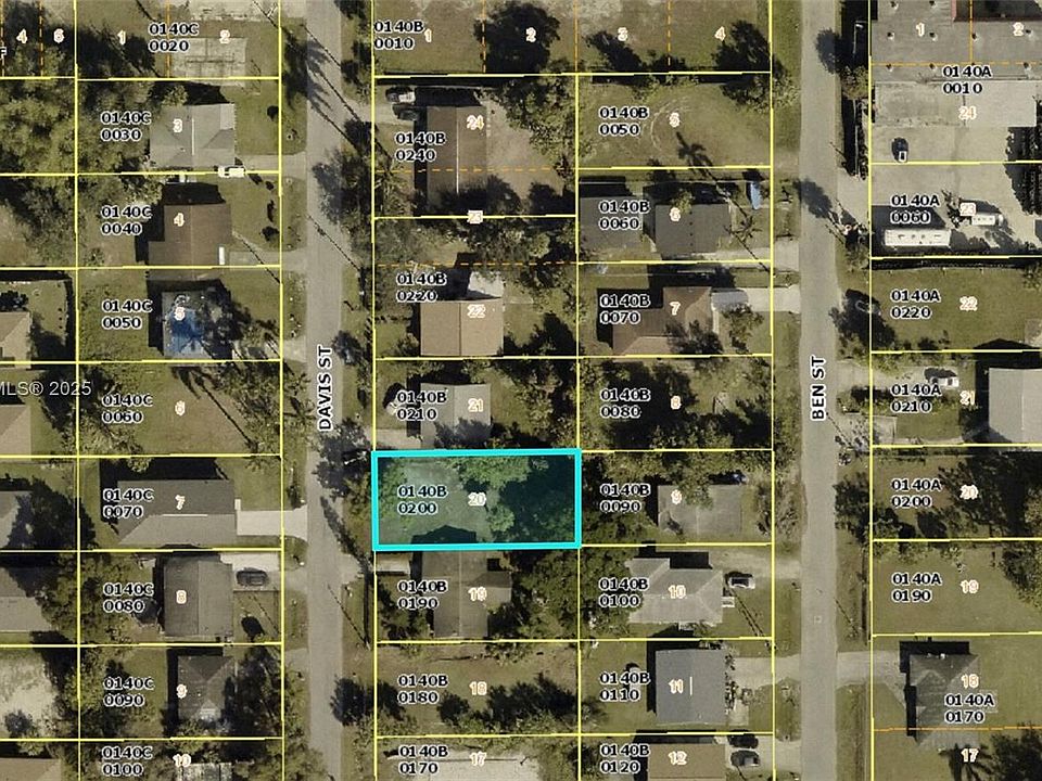 2nd image of 2133 Davis St