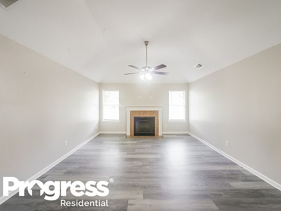 3rd image of 8866 Versilia Ave