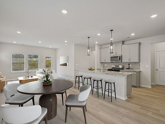 The Roswell floorplan with the Cozy Linen interior package.