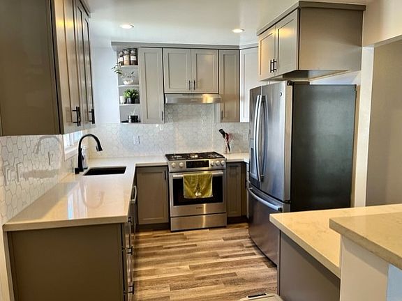 3rd image of 139 Clay Ave