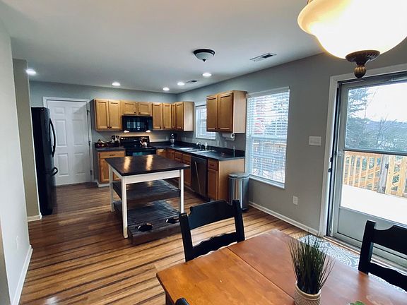 4th image of 6805 Avensong Ln
