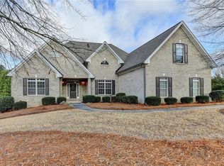521 Sandy Cove Dr, Loganville, GA 30052