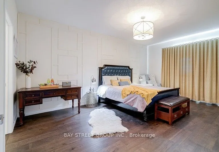 121 Luzon Ave — Photo 24