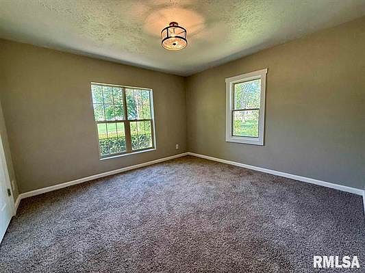 4th image of 507 W Grand Ave