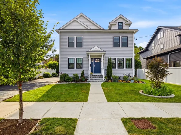 19 Manhattan Ter, Newton, MA 02465