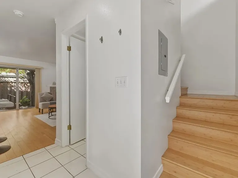 20153 Forest Ave #9 — Photo 25