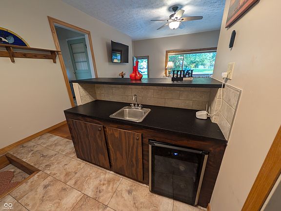 5th image of 428 David Ln
