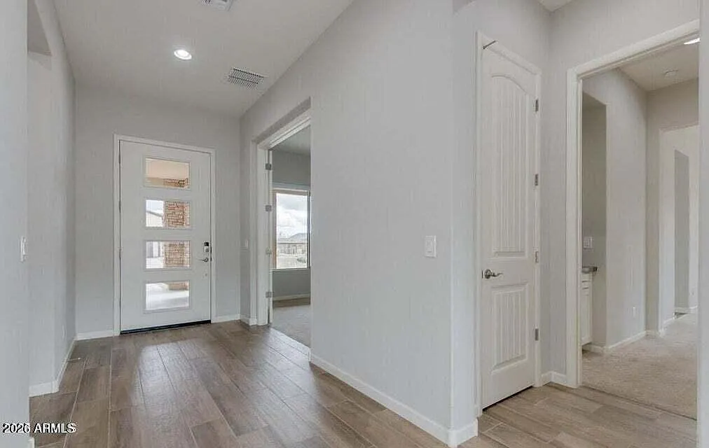 2 bed, 2.5 bath, 2109 sqft, $2,000 — Photo 3
