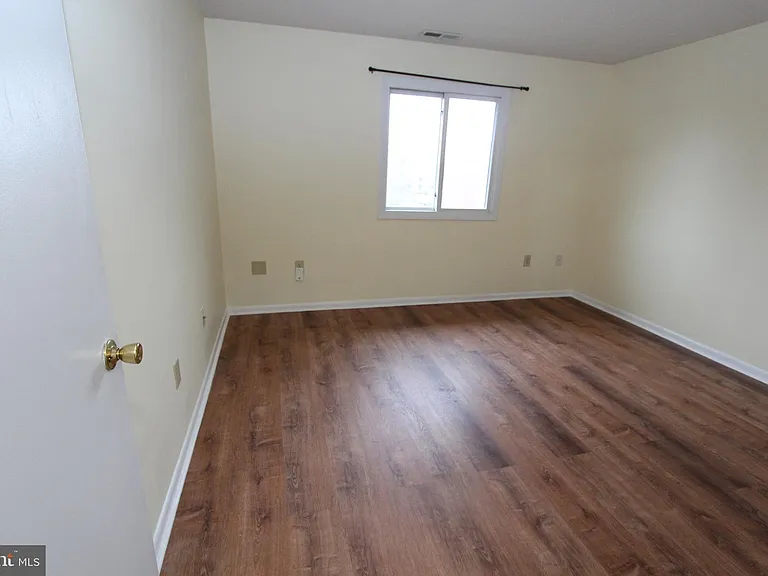 5012 Ravens Crest Dr — Photo 9