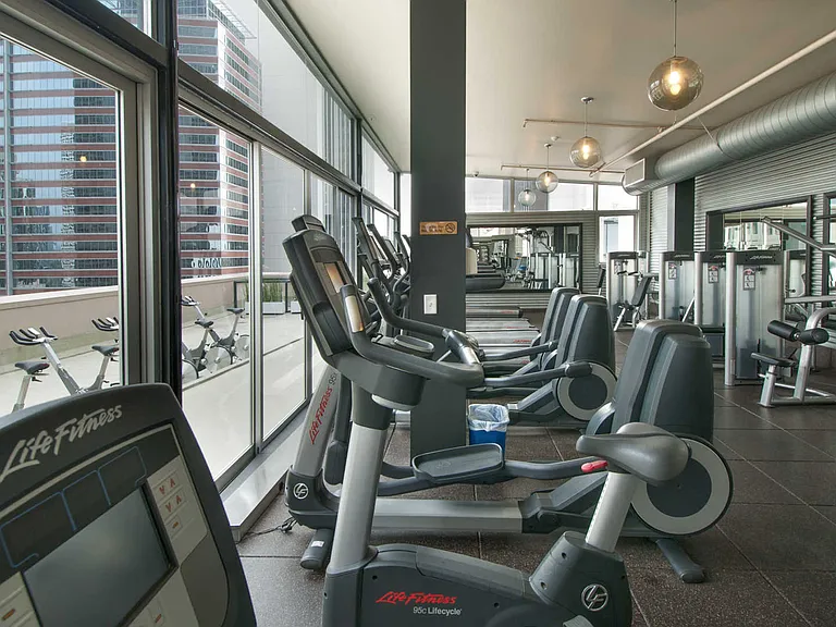 24-hour Rooftop Fitness Center