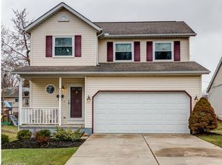 8933 Woodridge Ln, Mentor, OH 44060