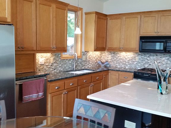 2nd image of 3533 Interlachen Dr NE
