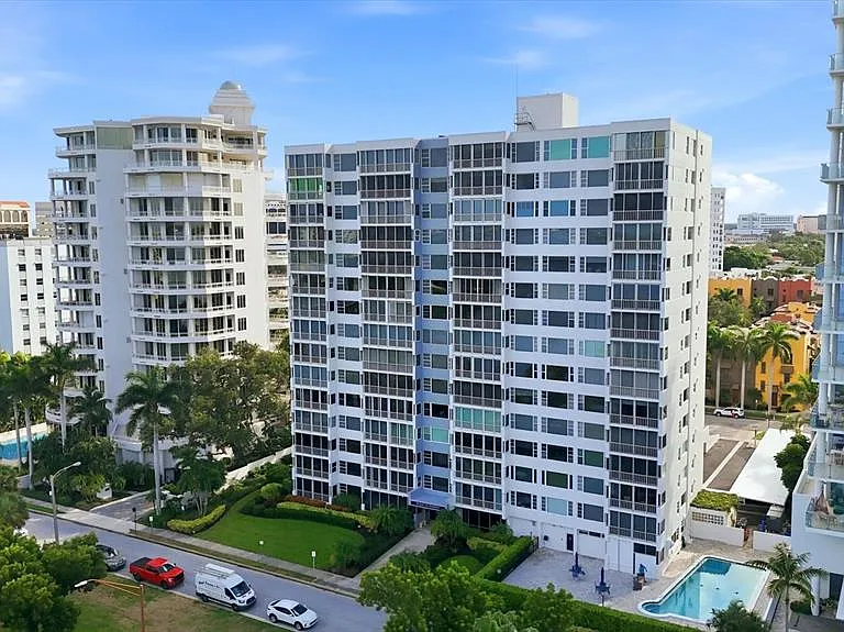 555 S Gulfstream Ave #902 — Photo 1