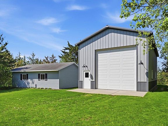 3rd image of 1087 Tanney Ln