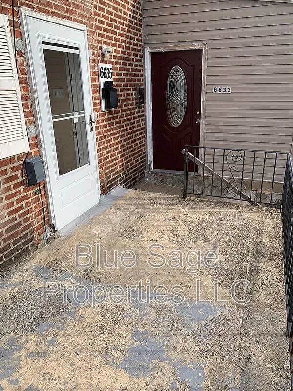 2 bed, 1.0 bath, 832 sqft, $1,295 — Photo 2