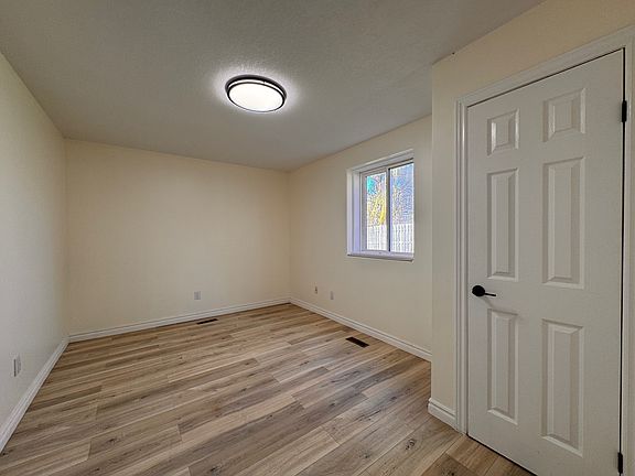 3rd image of 4 Smetana Dr #B