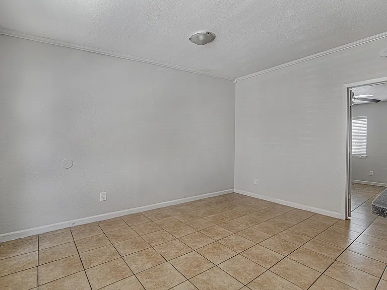 304 E Mitchell St — Photo 24