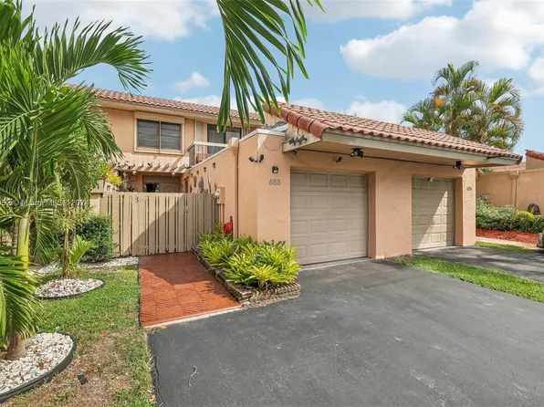 683 NE 206th Ter, Miami, FL 33179