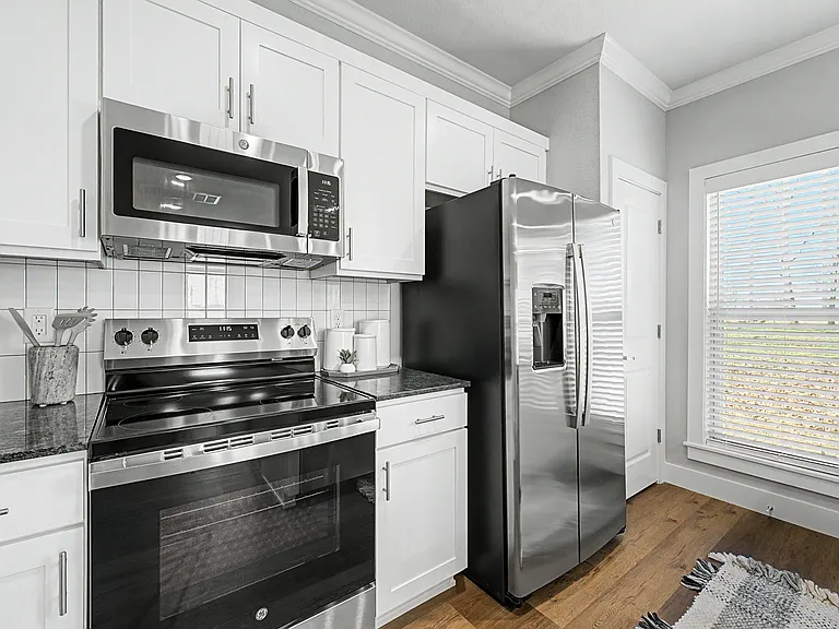 Hawthorne Grove — Photo 15
