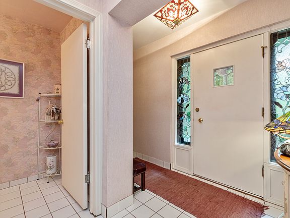 4th image of 8314 W 126th St