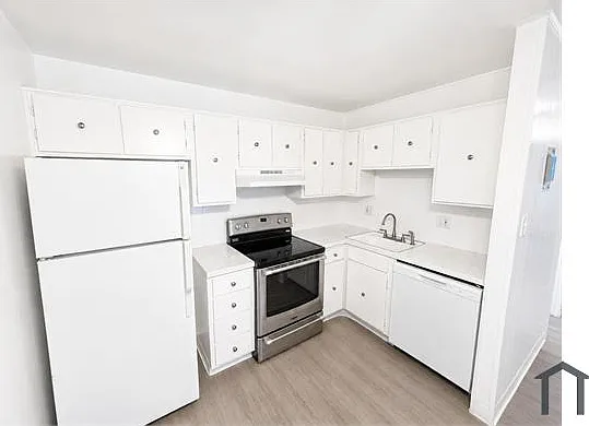 2 bed, $1,650 — Photo 2