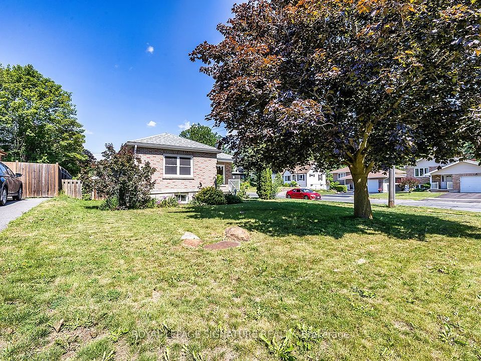 1st image of 812 Schneider Pl